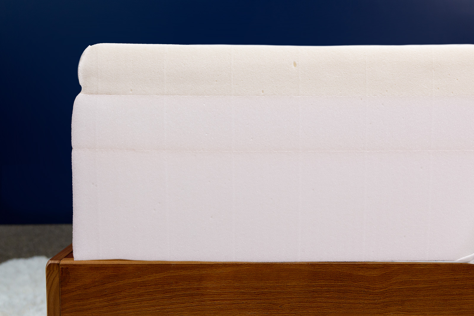 close up side view of the internal layers of the Nectar Premier mattress