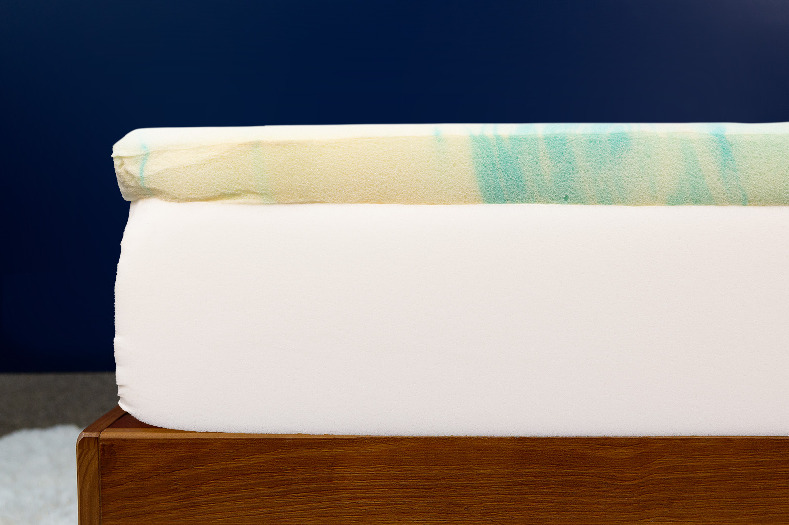 SertaChinookInternalsSide MattressReviewsca close up side photo of Serta Chinook mattress layers